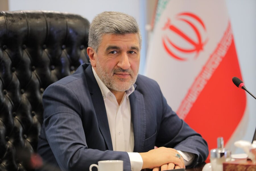 صیدی: بازار سرمایه جای حرکت انتحاری نیست/ آماده پذیرش خودرو در بورس کالا هستیم