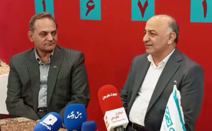 امضای تفاهمنامه همکاری خانه صنعت و بیمه دی برای حمایت از بخش تولید و کارگران + ویدئو امضای تفاهمنامه همکاری خانه صنعت و بیمه دی برای حمایت از بخش تولید و کارگران + ویدئو