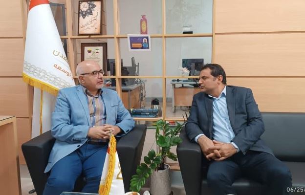 بازدید مدیر امور راهبری شعب بانک صنعت و معدن از شعبه ۲۴*۷ این بانک بازدید مدیر امور راهبری شعب بانک صنعت و معدن از شعبه ۲۴*۷ این بانک