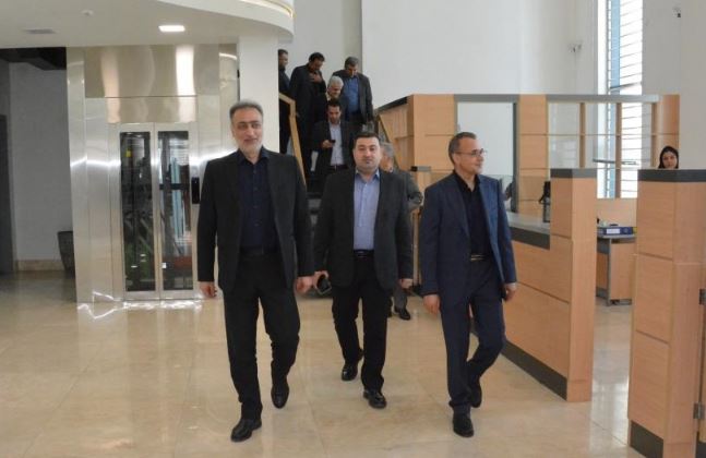 بازدید مدیرعامل بانک صنعت و معدن از شعبه صنعت با تأکید بر تحول دیجیتال و گسترش همکاری با بخش صنعتر بازدید مدیرعامل بانک صنعت و معدن از شعبه صنعت با تأکید بر تحول دیجیتال و گسترش همکاری با بخش صنعتر