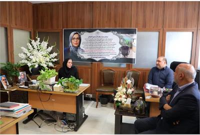 دیدار وزیر کار با خانواده شهدای جنگ ۱۲ روزه دیدار وزیر کار با خانواده شهدای جنگ ۱۲ روزه