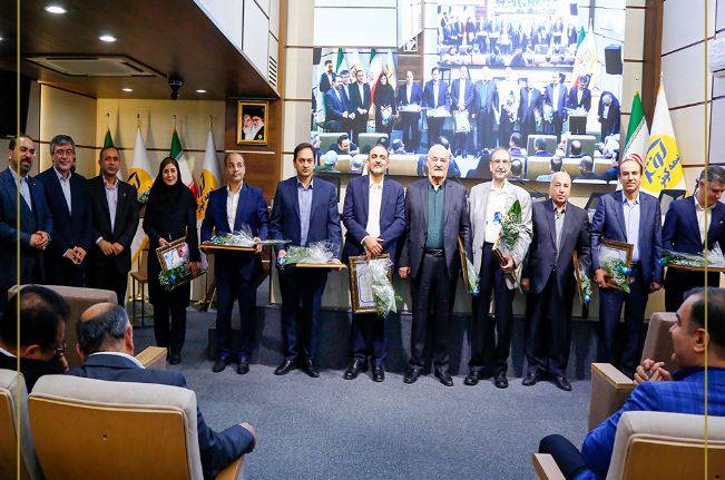 برگزاری آیین تکریم مدیران عامل پیشین شرکتهای بیمه برگزاری آیین تکریم مدیران عامل پیشین شرکتهای بیمه