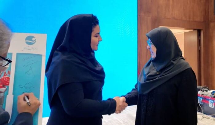 بیمه دی در مسیر شفافیت، متعهد و در کنار اصحاب رسانه است بیمه دی در مسیر شفافیت، متعهد و در کنار اصحاب رسانه است