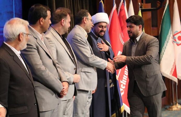 اعطای نشان تعهد محیط زیست به فولاد کاوه جنوب کیش