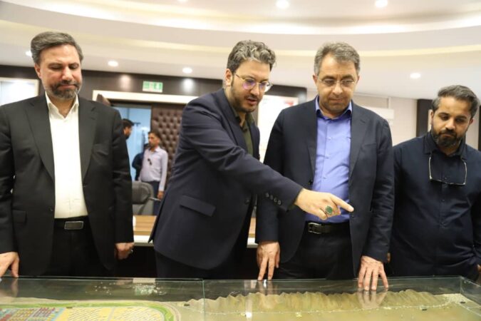 بازدید مدیران هلدینگ خلیج فارس از منطقه ویژه اقتصادی لامرد/ برهانی: هیچ محدودیتی برای ایجاد زیرساختهای سرمایهگذاران نداریم بازدید مدیران هلدینگ خلیج فارس از منطقه ویژه اقتصادی لامرد/ برهانی: هیچ محدودیتی برای ایجاد زیرساختهای سرمایهگذاران نداریم