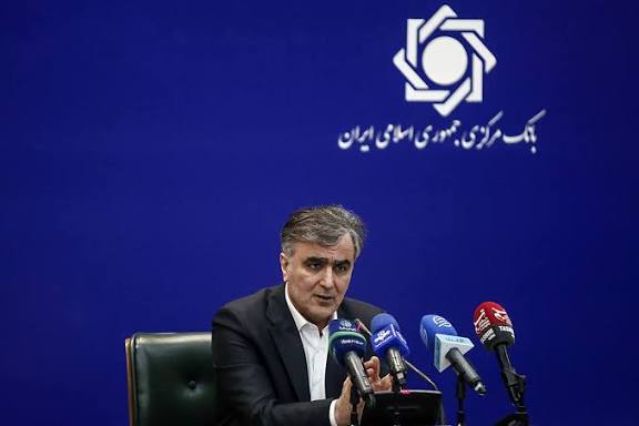 تمام سپرده‌گذاران بانک آینده از سوم آبان سپرده‌گذار بانک ملی می‌شوند/ بانک مرکزی مسئول صیانت از سپرده‌های مردم