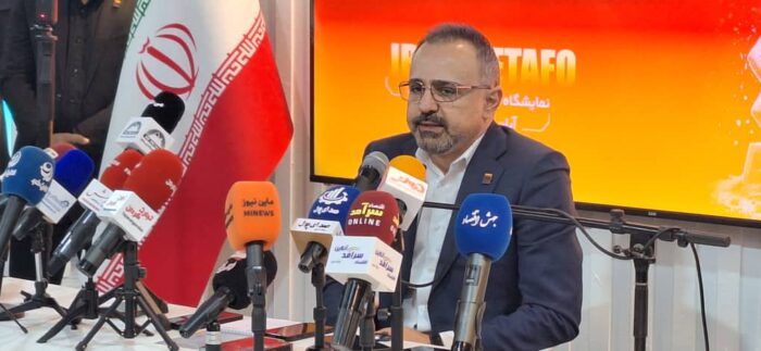 ضریب بهره‌برداری فولادسازی‌ها کمتر از ۶۰ درصد است / سودآوری صنعت فولاد به کمتر از ۱۰ درصد رسید /  کارت‌های بازرگانی و نرخ ارز صادرات فولاد را با مشکل مواجه کرده است