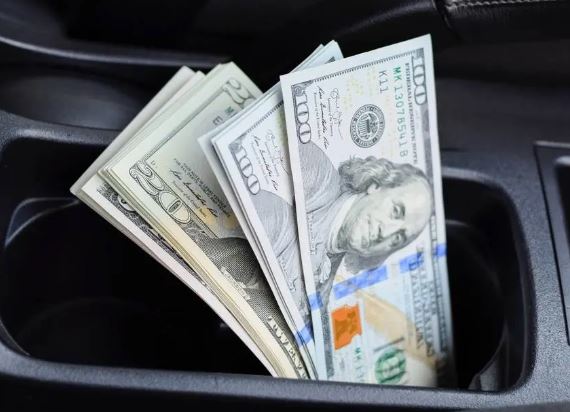 صنایع خودرویی به تنهایی ۱۵ درصد از کل ارز اقتصاد کشور را گرفتند