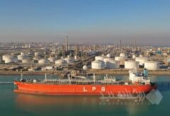 عرضه ۷۰ میلیون دلاری اوراق مرابحه ارزی شرکت‌ پتروشیمی بندرامام در مرکز مبادله ایران/ گامی به سوی درآمد ۴۰۰ میلیون دلاری سالانه