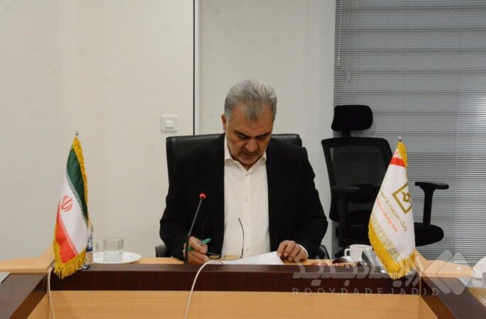 تأکید نماینده مدیرعامل بر وصول مطالبات و تقویت جذب منابع در نشست با شعبه فولاد بانک صنعت و معدن