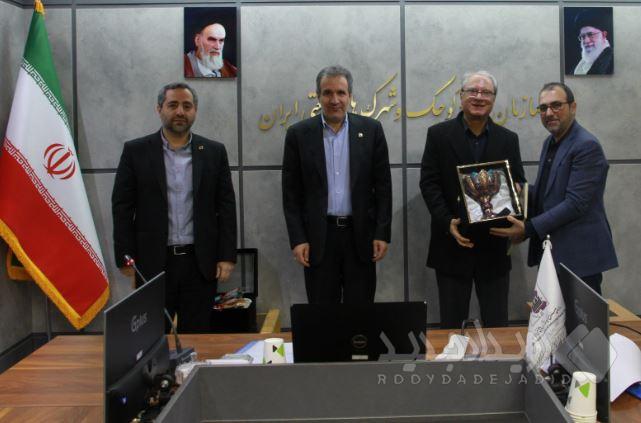 تجلیل از دو همکار بازنشسته ایزیپو با حضور معاون وزیر صمت