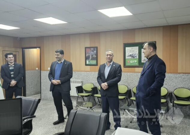 مدیرعامل بیمه البرز در بازدید سرزده از شعبه شهرکرد: رضایت مشتریان مؤثرترین تبلیغ است