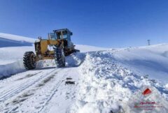 صبانور در کنار مردم کرانی؛ برف‌روبی و امدادرسانی به جاده‌های روستایی بیجار