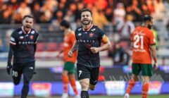 پرسپولیس ۱ – ۰ مس رفسنجان/ سرخپوشان موقتا صدرنشین شدند