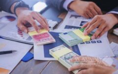 معاملات بازار ارز تجاری در مرز ۲۴ میلیارد دلار/۲۸ هزار بازرگان در این بازار فعالند