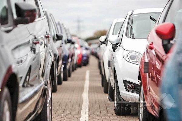 برخورد با احتکارکنندگان خودرو/ باید جلوی حواله فروشی‌ها گرفته شود