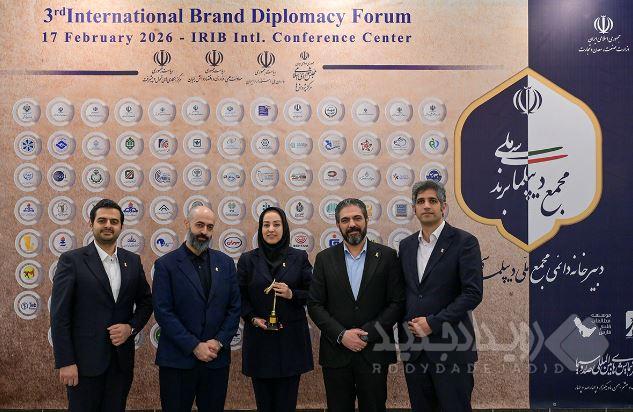 تداوم افتخارآفرینی بانک پاسارگاد؛ دریافت تندیس «سفیر اقتصاد» در مجمع ملی دیپلماسی برند