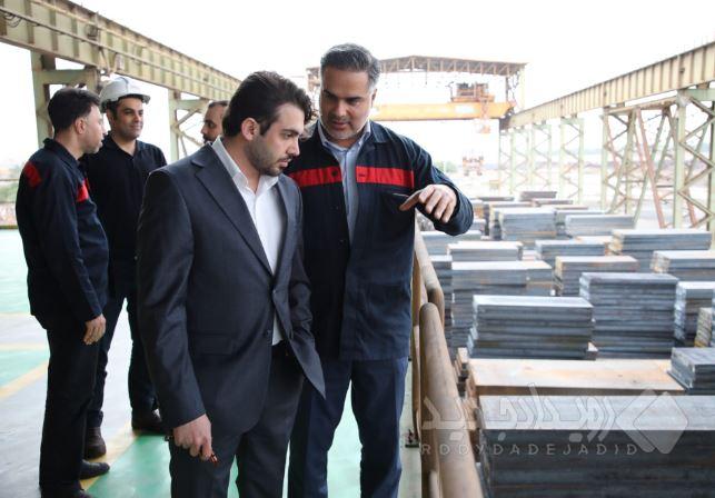بازدید عضو هیئت‌ مدیره شرکت فولاد اکسین خوزستان از نواحی مختلف کارخانه و روند تعمیرات خط تولید