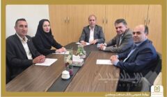 بازدید مدیران ارشد بانک صنعت و معدن از شعبه شهرکرد؛ تأکید بر اهمیت نقش کارکنان در تحقق اهداف بانک