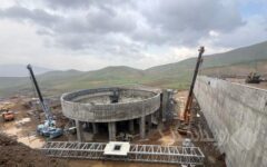 ادامه عملیات اجرایی کارخانه طلای سقز با وجود بارش شدید باران و برودت هوا