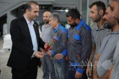 حضور بی‌واسطه مدیرعامل منطقه آزاد انزلی در خطوط تولید و تقدیر از کارگران نمونه