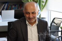 بخشی از توفیقات ما مرهون جامعه پزشکی است / تجلیل از پزشکان همکار بیمه دی در روز پزشک