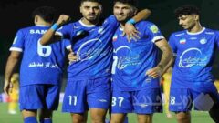 استقلال ۲ &#۸۲۱۱; ۰ سپاهان/ آبی پوشان به صدر جدول صعود کردند