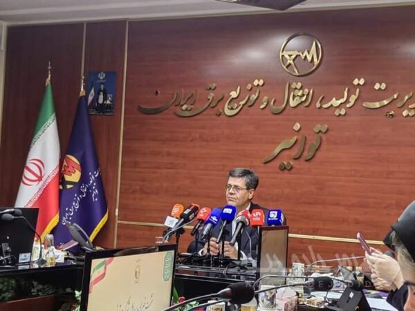 کاهش ۵۴ درصدی قطع و وصل برق در کشور/ آماده عبور از زمستان می‌شویم