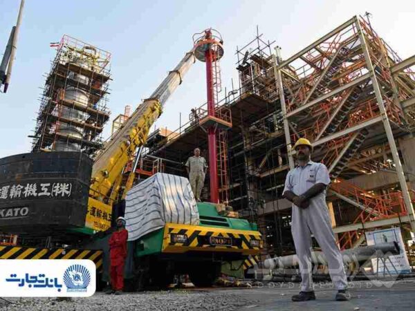 همراهی مدیرعامل بانک تجارت با سرپرست وزارت نفت در بازدید از بازسازی تأسیسات فازهای ۴و۵ پارس جنوبی