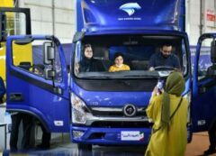 استقبال بازدیدکنندگان از کامیونت آترین پلاس در نمایشگاه مشهد