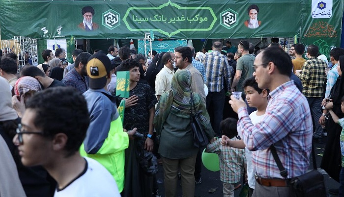 برپایی موکب پذیرایی بانک سینا به مناسبت مهمانی ۱۰ کیلومتری عید غدیر