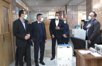تاکید رئیس و عضو هیات مدیره بانک ملی ایران بر لزوم خدمت رسانی حداکثری به مشتریان تا پایان سال